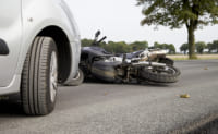 バイク（二輪車）と自動車の交通事故。事故死亡率が高い理由